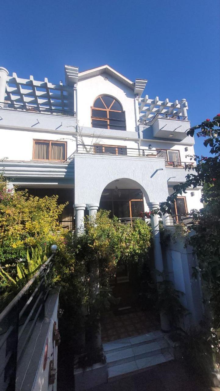 Inn Of The Four Sisters Gonder Exterior photo